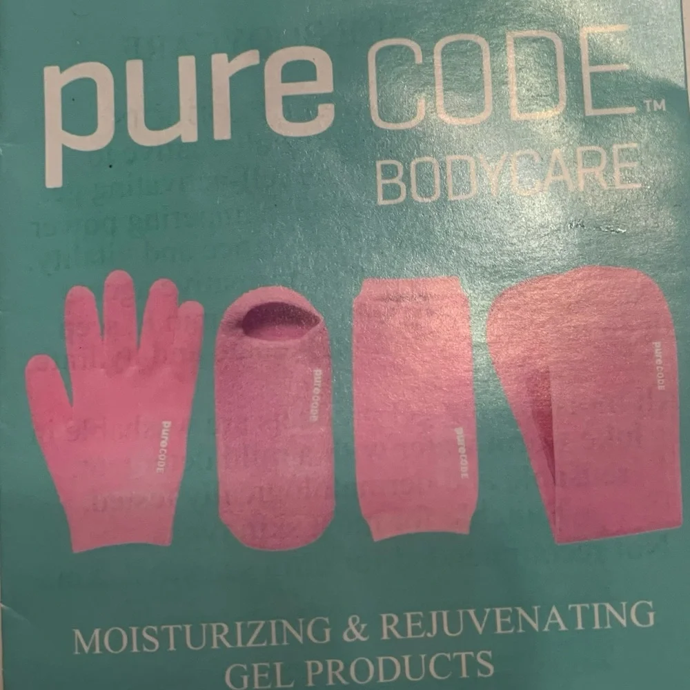 Pure Code. Pink hydrating gloves. NWT.